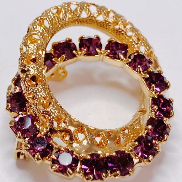 VTG Mid Century Gold Tone Purple Prong Set Rhinestone Wreath Brooch 1960s Pin - Picture 3 of 8